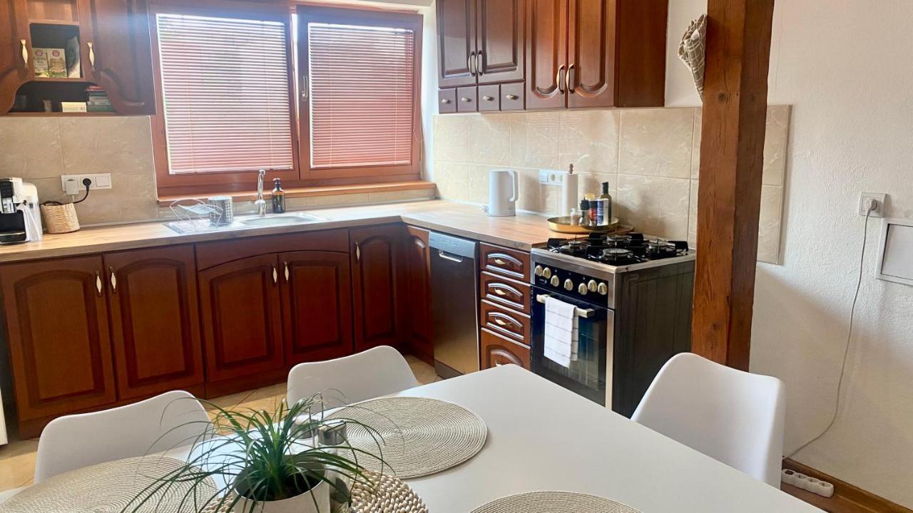 Sunny Attic Apartment Зволен Екстериор снимка