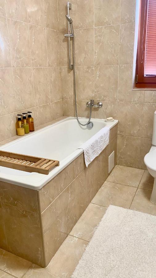 Sunny Attic Apartment Зволен Екстериор снимка